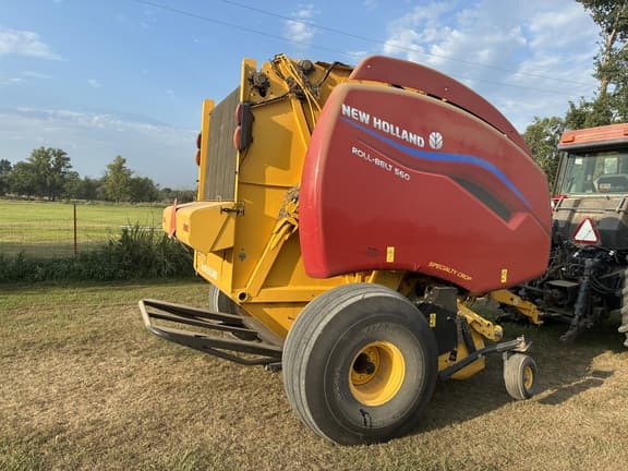 Image of New Holland RB560 Specialty Crop equipment image 4
