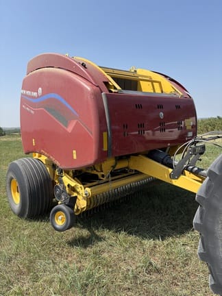2023 New Holland RB560 Specialty Crop Xtra Equipment Image0