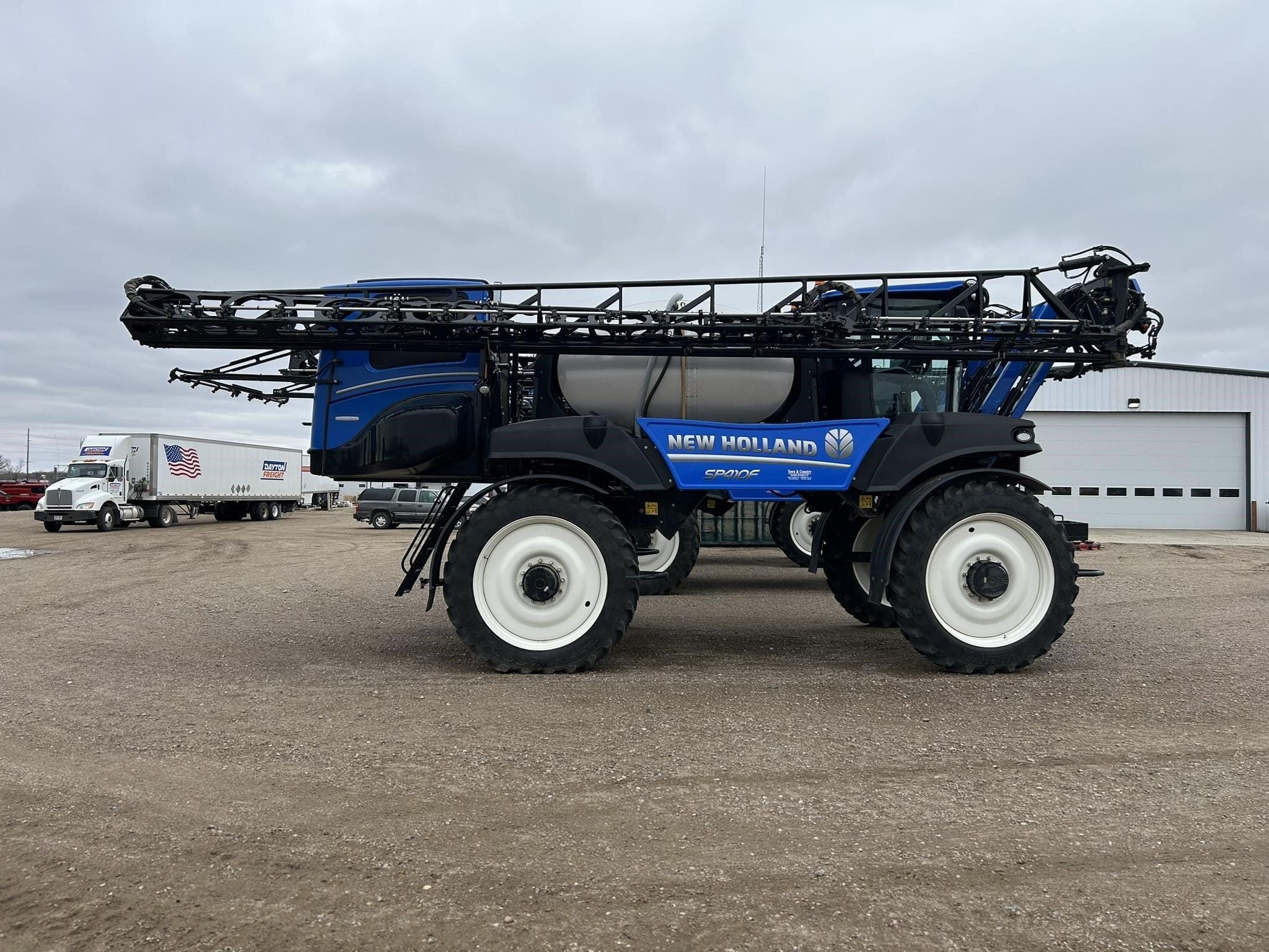 2023 New Holland SP.410F Equipment Image0