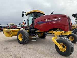 2023 New Holland Speedrower 220 Plus Image