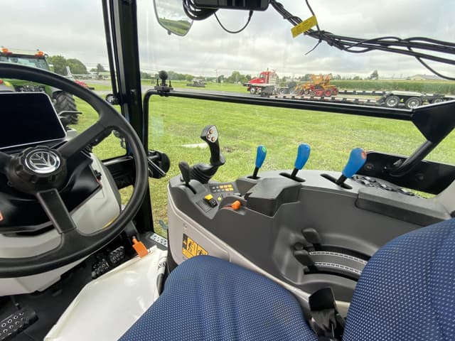 Image of New Holland T4.120 equipment image 3