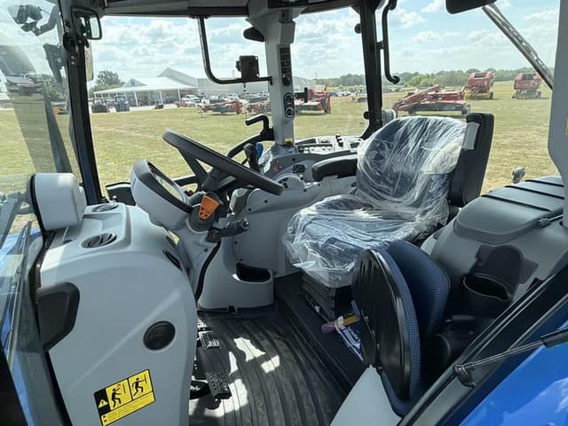 Image of New Holland T5.110 equipment image 4