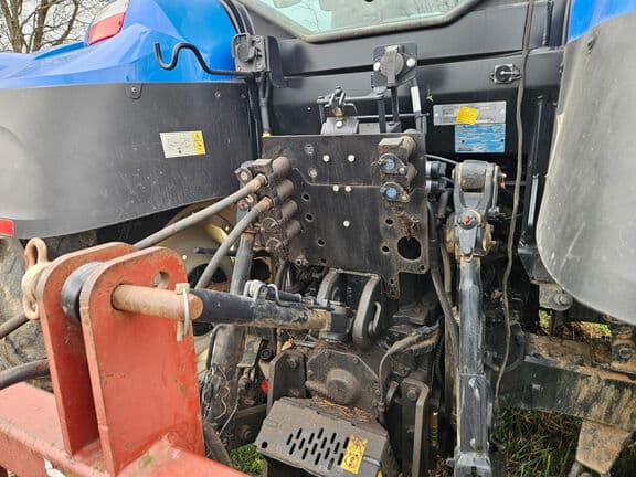Image of New Holland T5.140 equipment image 4