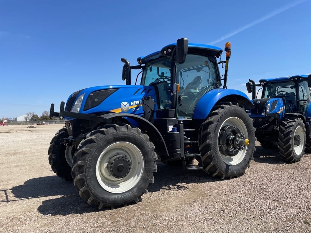 2023 New Holland T7.245 Equipment Image0