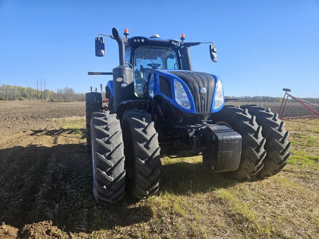 Image of New Holland T8.320 equipment image 3