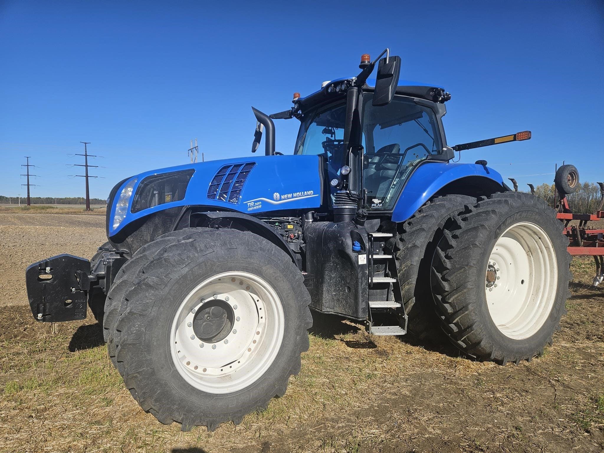 2023 New Holland T8.320 Equipment Image0