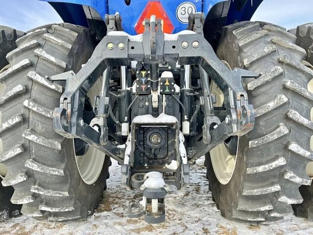 Image of New Holland T8.320 equipment image 3