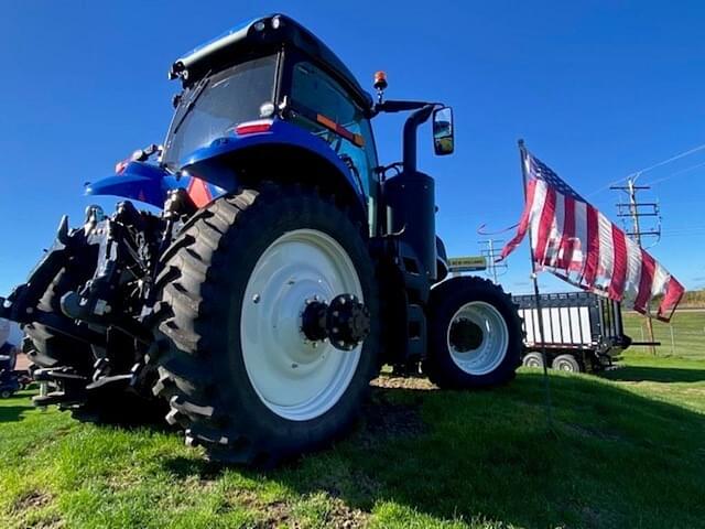 Image of New Holland T8.320 equipment image 4