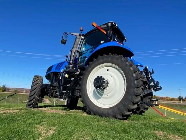 Image of New Holland T8.320 equipment image 2