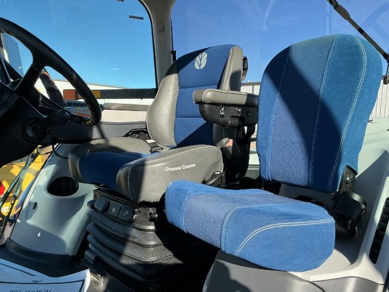 Image of New Holland T8.320 Image 1