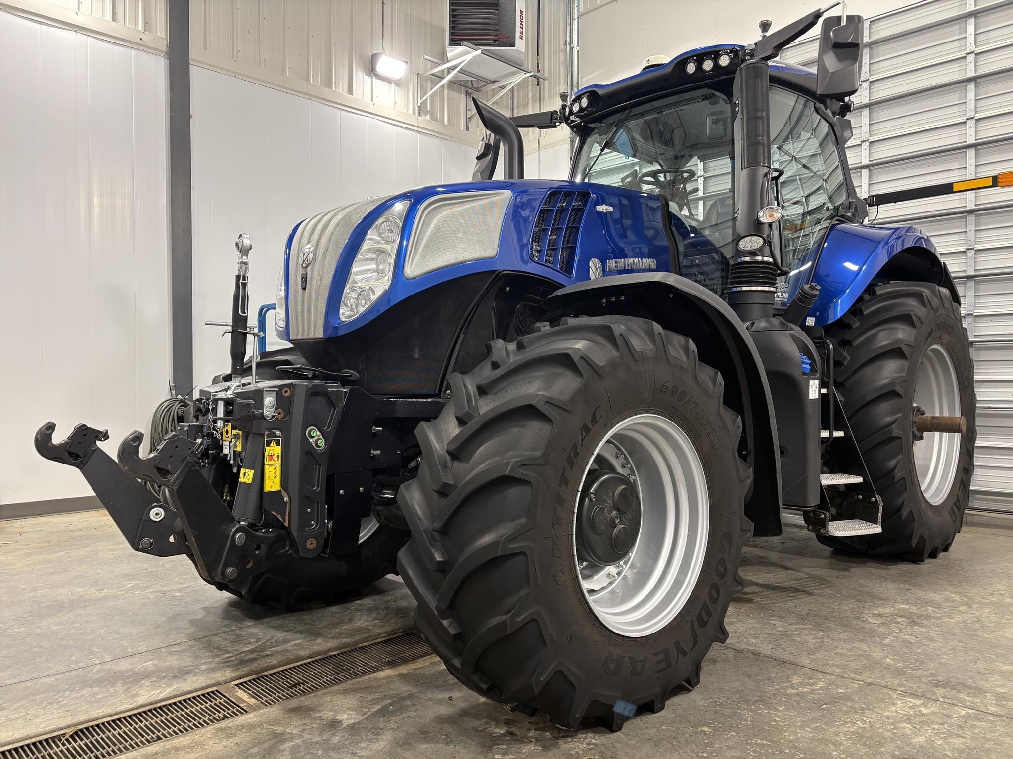 2023 New Holland T8.380 Equipment Image0