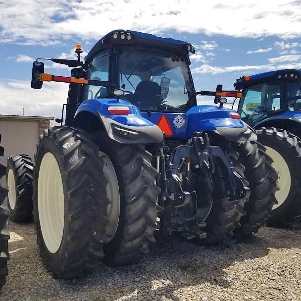 Image of New Holland T8.410 equipment image 2