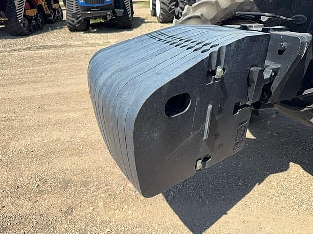 Image of New Holland T8.410 equipment image 4