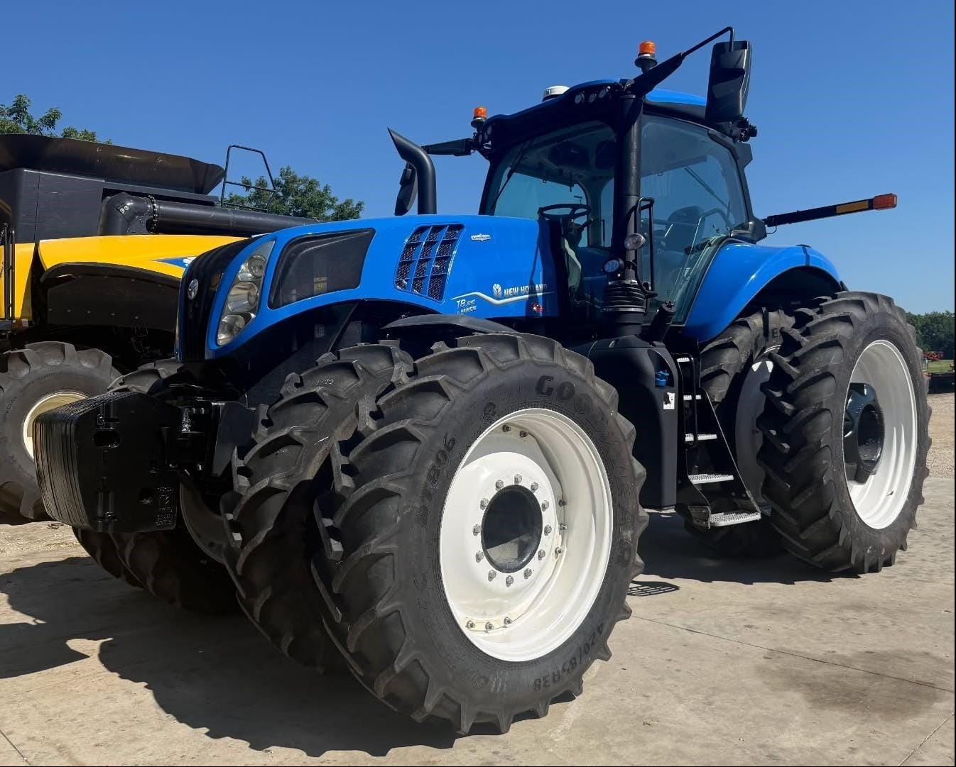 2023 New Holland T8.435 Equipment Image0