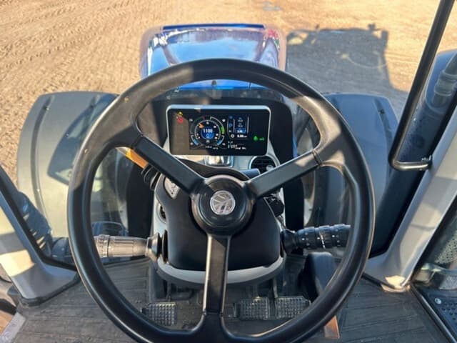 Image of New Holland T8.435 equipment image 4