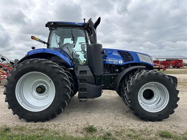 Image of New Holland T8.435 equipment image 4