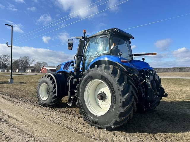 Image of New Holland T8.435 equipment image 4