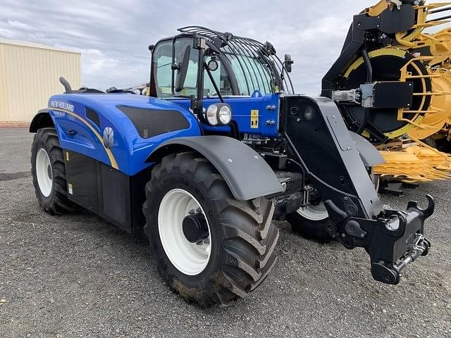 2023 New Holland TH7.42 Equipment Image0