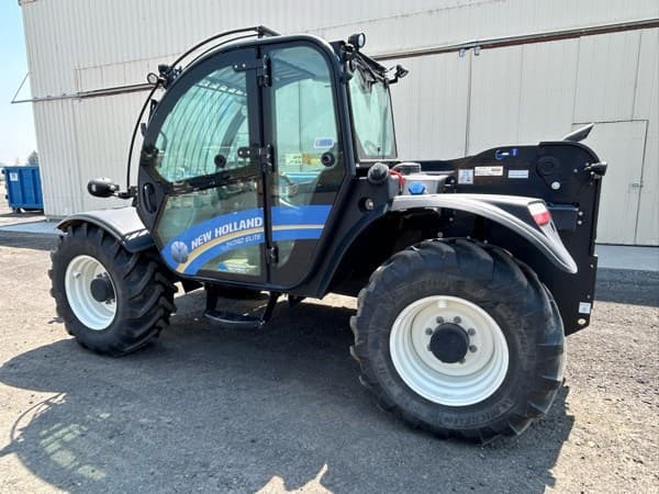 Image of New Holland TH7.42 Image 1