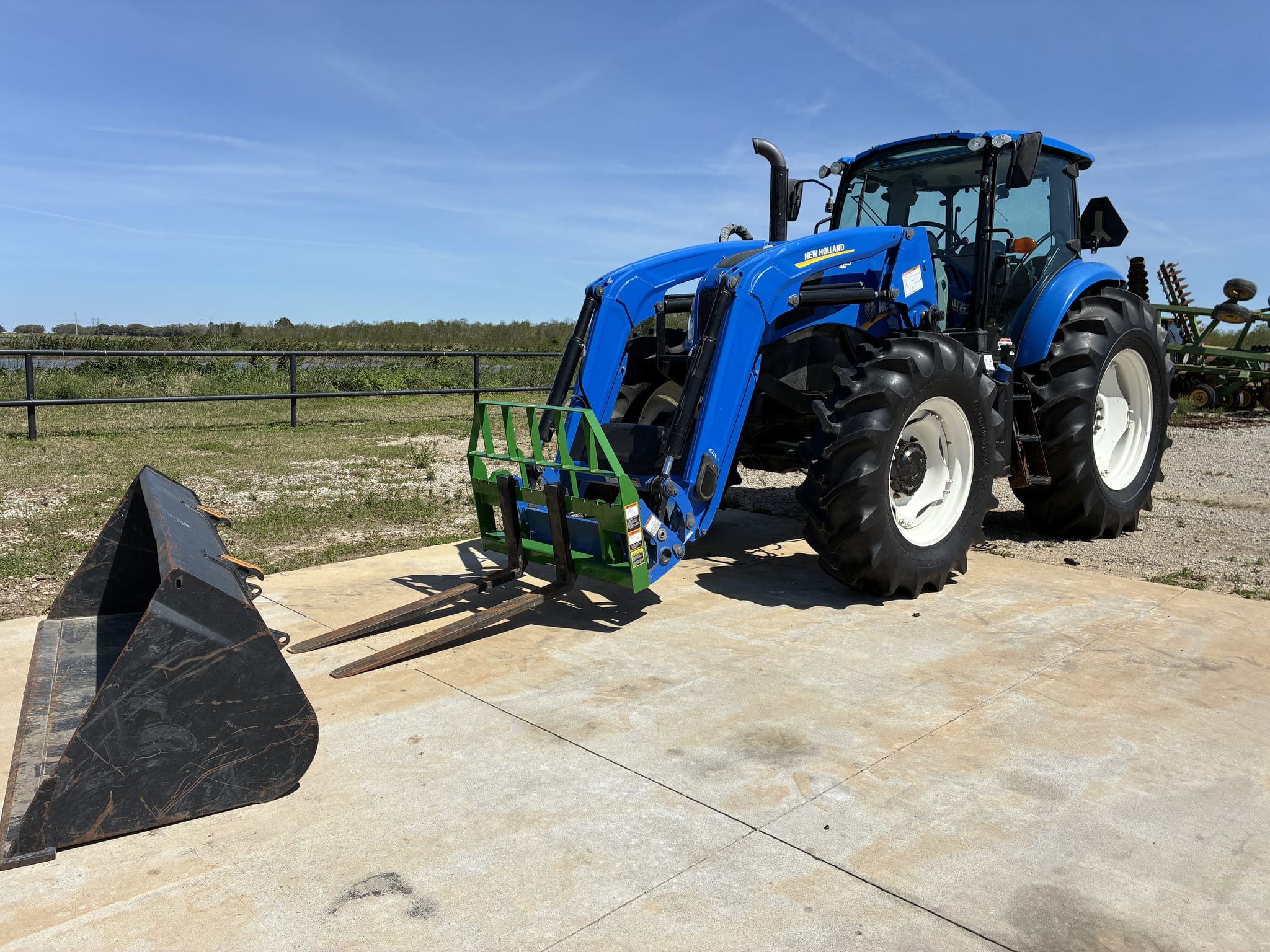 2023 New Holland TS6.130 Equipment Image0