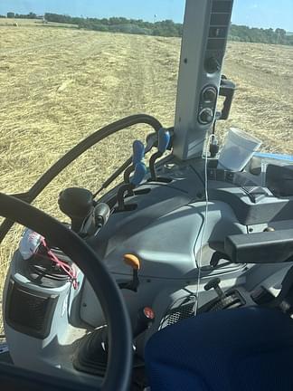 Image of New Holland TS6.140 equipment image 4