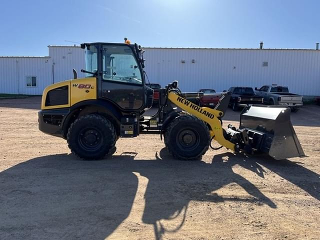 Image of New Holland W80C equipment image 3