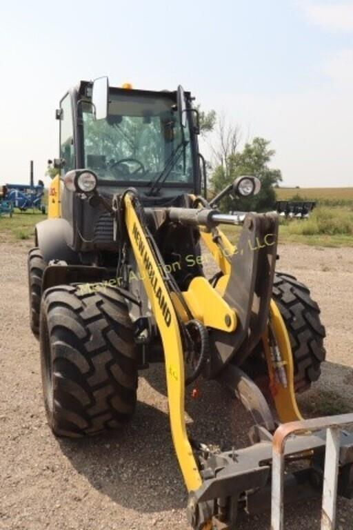 Image of New Holland W80C equipment image 2