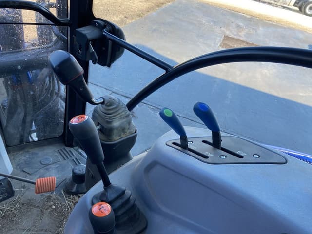 Image of New Holland Workmaster 105 equipment image 3