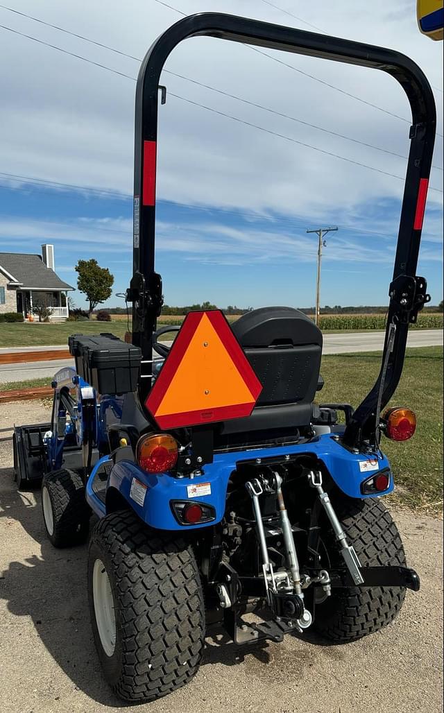 Image of New Holland Workmaster 25S equipment image 2