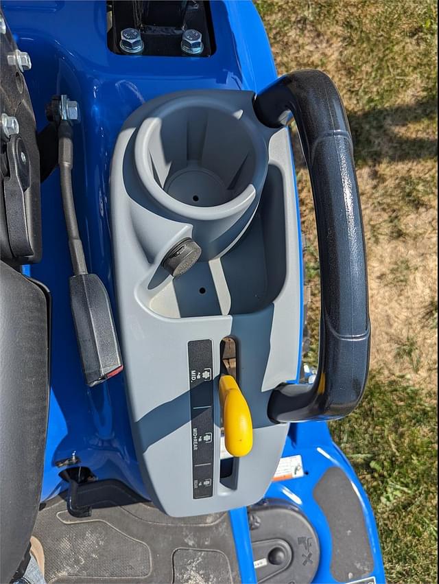 Image of New Holland Workmaster 25S equipment image 3