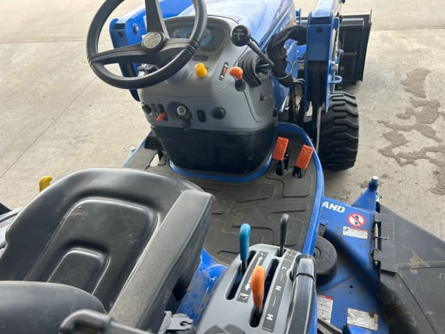 Image of New Holland Workmaster 25S equipment image 4