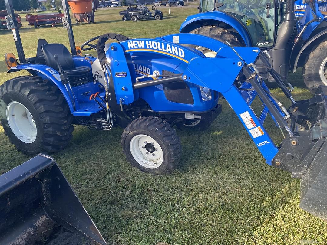 Image of New Holland Workmaster 35 Image 0