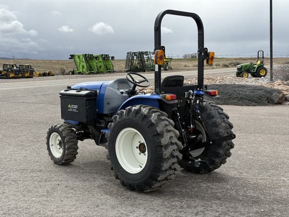 Image of New Holland Workmaster 35 equipment image 2