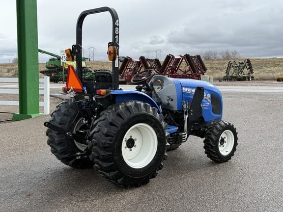 Image of New Holland Workmaster 35 equipment image 4