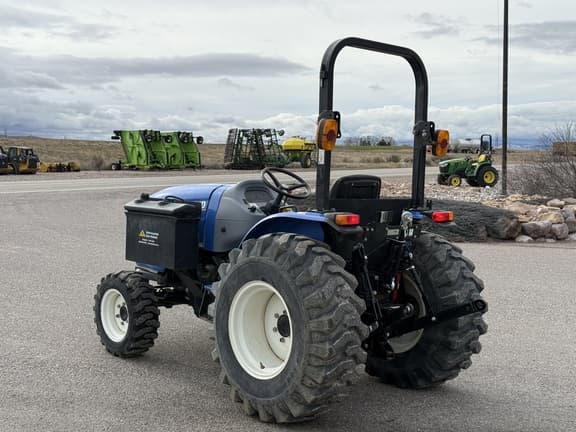 Image of New Holland Workmaster 35 equipment image 2