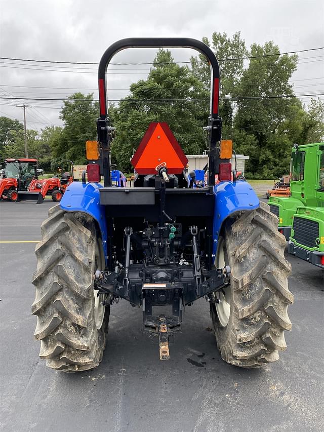 Image of New Holland Workmaster 70 equipment image 4