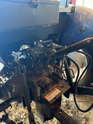 Image of New Holland Workmaster 70 equipment image 4