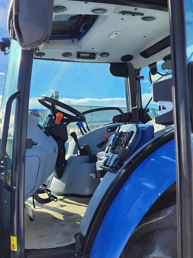 Image of New Holland Workmaster 75 equipment image 3