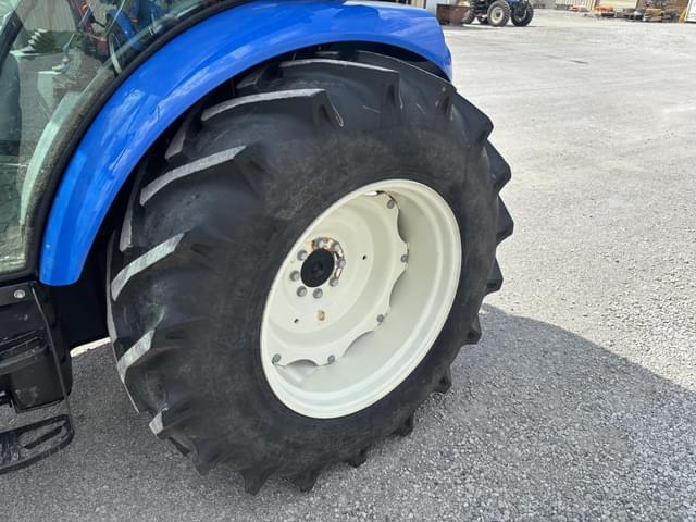 Image of New Holland Workmaster 75 equipment image 2