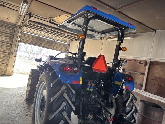 Image of New Holland Workmaster 75 equipment image 4