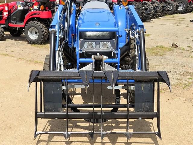 Image of New Holland Workmaster 25 equipment image 2