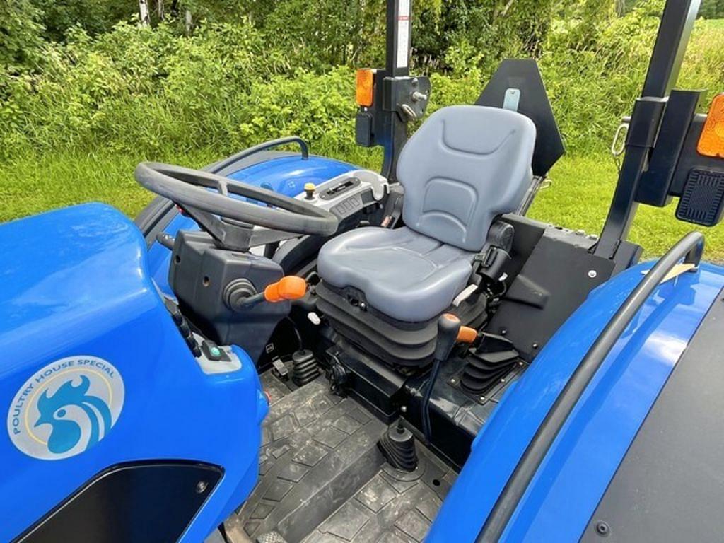 Image of New Holland Workmaster 105 Image 0