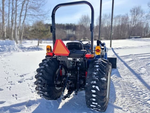 Image of New Holland Workmaster 35 equipment image 4