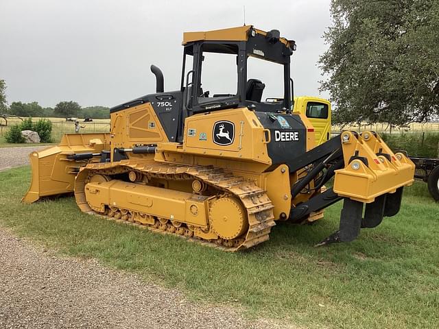 Image of John Deere 750L equipment image 2