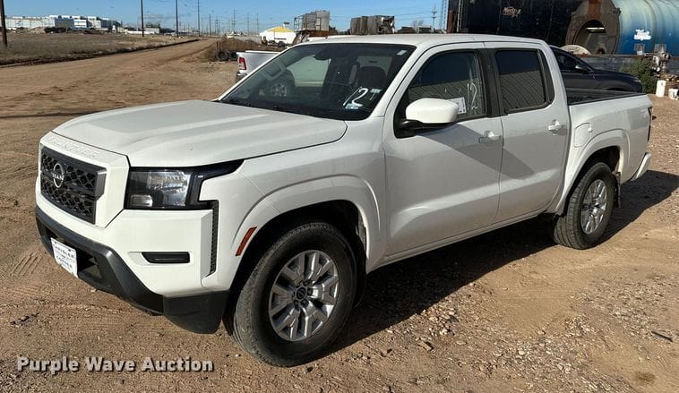 2023 Nissan Frontier Equipment Image0