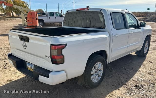 Image of Nissan Frontier equipment image 4