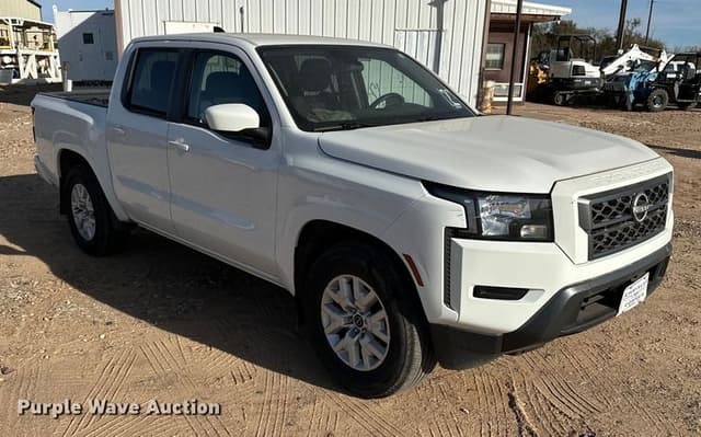 Image of Nissan Frontier equipment image 2