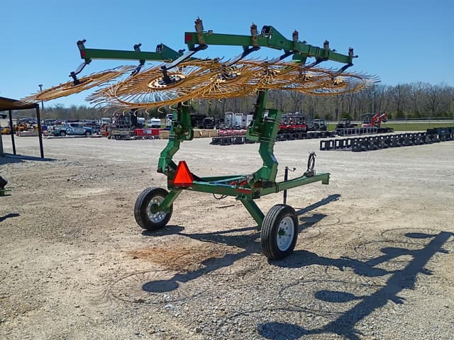 Image of Ogden Hybrid Hay Runner equipment image 4