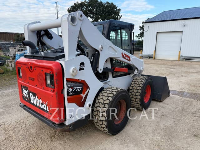 Image of Bobcat S770 equipment image 2