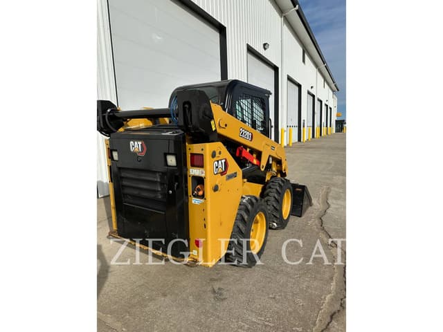 Image of Caterpillar 232D3 equipment image 3